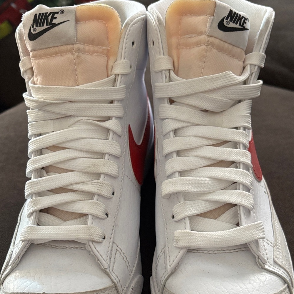 Nike White and Red High-Tops - BLAZERS - Picture 3 of 6